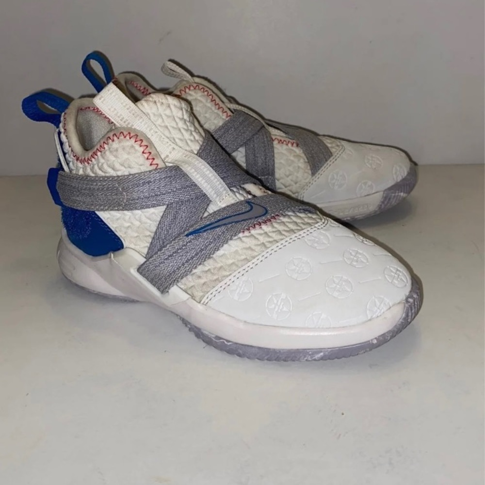 Nike shoes - Picture 4 of 8
